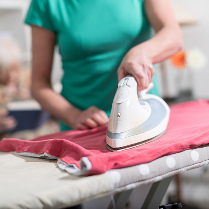 Entretien du linge à domicile par une aide-ménagère à Metz